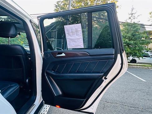 Used 2016 Mercedes-Benz GL 450 4MATIC w/ Premium I Package image 26