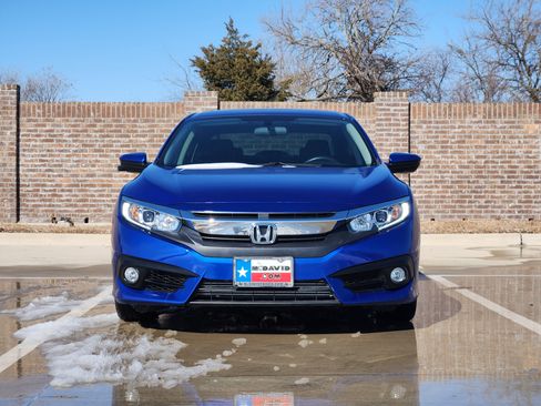 Used 2018 Honda Civic EX-T image 2