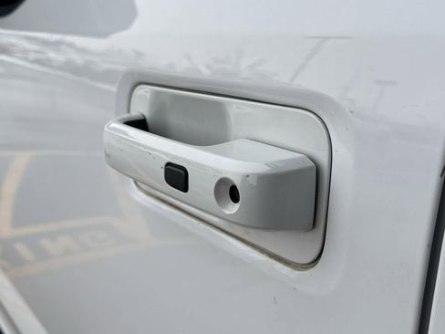 Used 2017 Ford F150 Lariat image 9