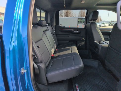 Used 2022 Chevrolet Silverado 1500 LT Trail Boss w/ LT Trail Boss Premium Package image 29