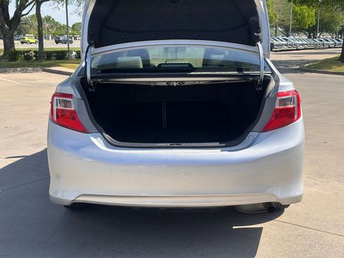 Used 2012 Toyota Camry LE image 12