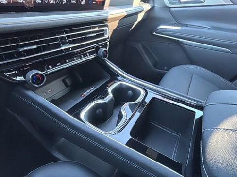 New 2025 Chevrolet Traverse LT w/ Driver Confidence Package image 14