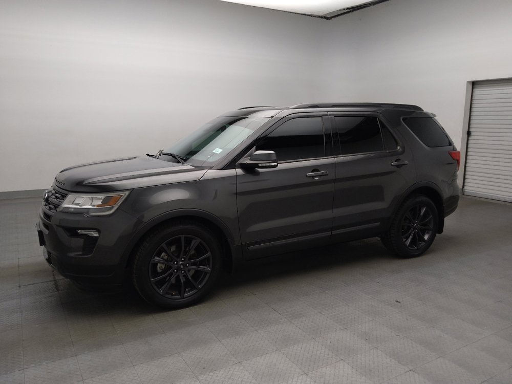 Used 2019 Ford Explorer XLT w/ Equipment Group 202A FWD image 2