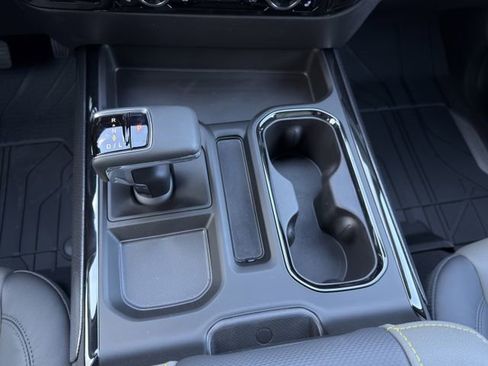 New 2026 Chevrolet Silverado 1500 ZR2 image 17