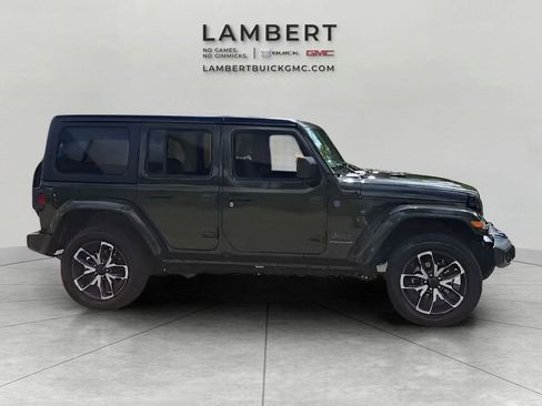 Used 2024 Jeep Wrangler Unlimited AWD/4WD image 15