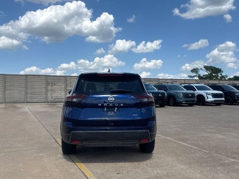 Certified 2025 Nissan Rogue SV AWD/4WD image 20