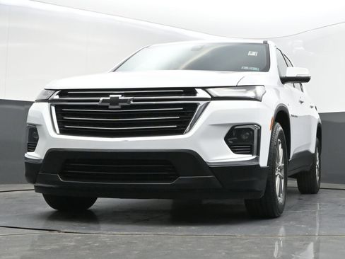 Used 2023 Chevrolet Traverse LT AWD/4WD image 39