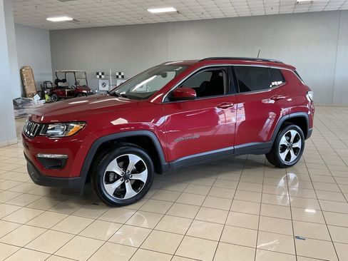 Used 2018 Jeep Compass Latitude w/ Popular Equipment Group image 4
