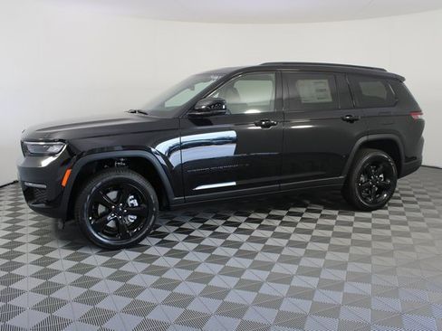 New 2025 Jeep Grand Cherokee L Limited w/ Black Appearance Package image 2