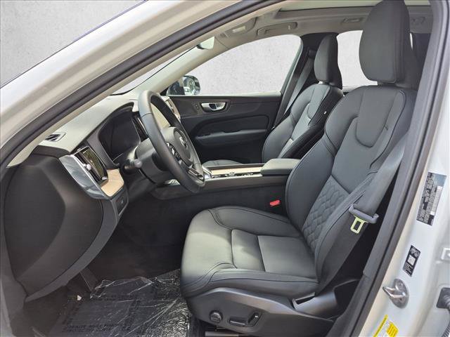 Certified 2026 Volvo XC60 B5 Plus w/ Climate Package PRO AWD/4WD image 16