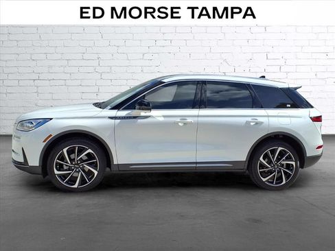 Used 2023 Lincoln Corsair Reserve w/ Equipment Group 201A FWD image 2