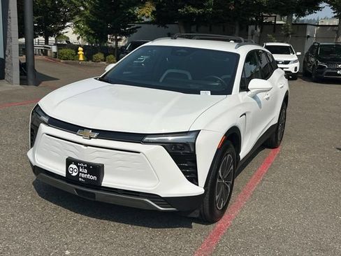 Used 2024 Chevrolet Blazer EV LT AWD/4WD image 3