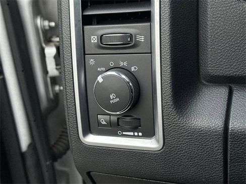 Used 2016 RAM 1500 Limited image 17