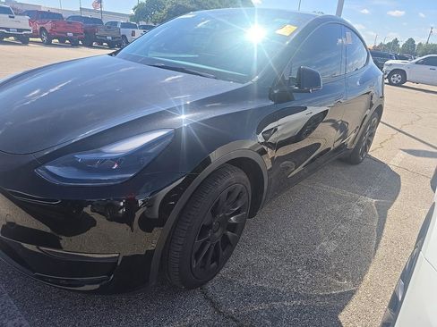 Used 2025 Tesla Model Y Long Range AWD/4WD image 1