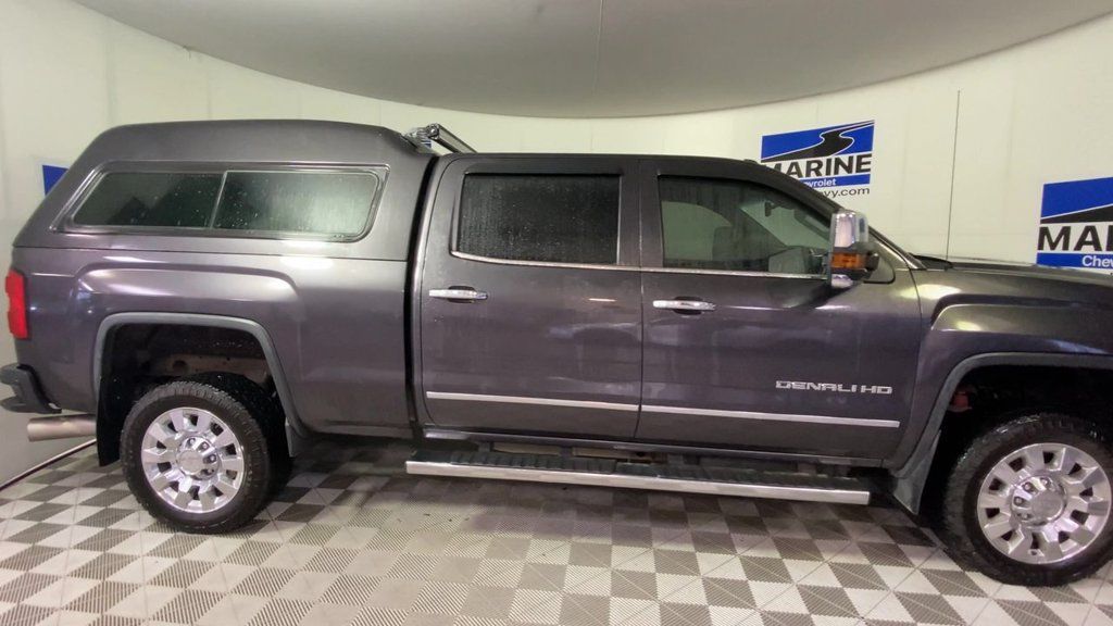 Used 2016 GMC Sierra 2500 Denali w/ Duramax Plus Package AWD/4WD image 3