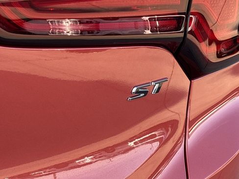 Used 2024 Buick Encore GX Sport Touring image 6