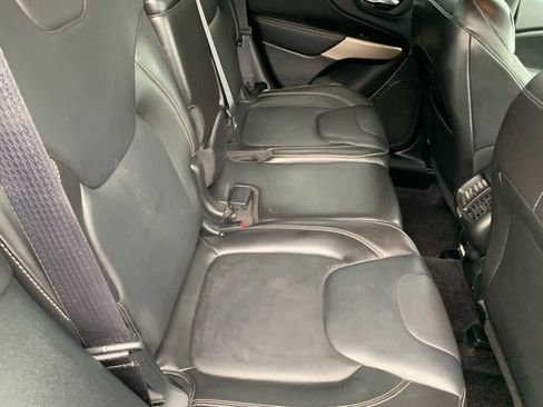 Used 2018 Jeep Cherokee Limited w/ High Altitude Package AWD/4WD image 22