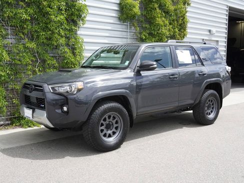 Used 2024 Toyota 4Runner TRD Off-Road Premium AWD/4WD image 3