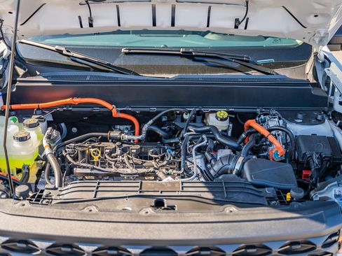 New 2025 Ford Maverick XL image 16