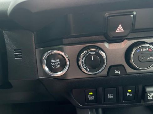 Used 2023 Toyota Tacoma TRD Sport w/ Technology Package AWD/4WD image 17