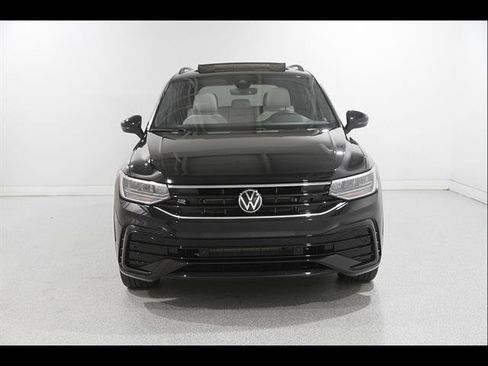 Certified 2024 Volkswagen Tiguan SE R-Line AWD/4WD image 2