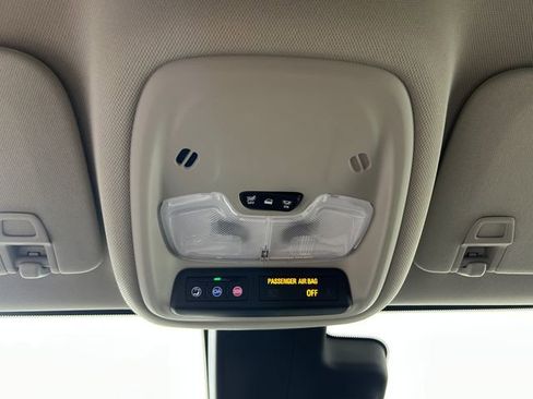 Used 2023 Buick Encore GX Select w/ Sport Touring Package image 25