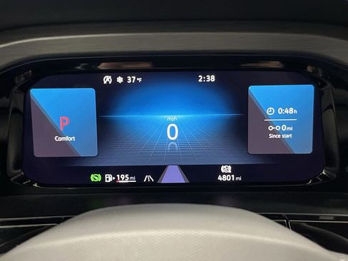 Used 2025 Volkswagen Atlas Cross Sport SE w/ Panoramic Sunroof Package image 18