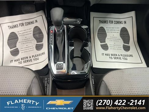 Used 2025 Chevrolet Trax LT FWD image 29