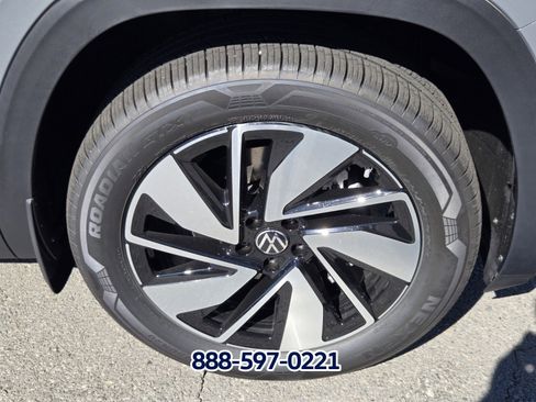 New 2026 Volkswagen Atlas SEL image 16