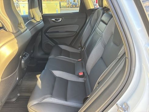 Used 2021 Volvo XC60 T5 R-Design w/ Advanced Package image 16