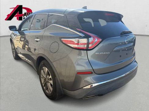 Used 2018 Nissan Murano S image 2