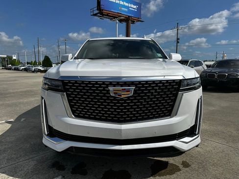 Used 2022 Cadillac Escalade Premium Luxury image 4