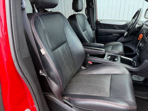 Used 2016 Dodge Grand Caravan R/T FWD image 10