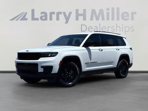 Used 2025 Jeep Grand Cherokee L Altitude RWD image 1