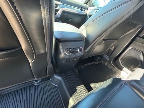 Used 2025 Ford Explorer ST-Line image 18