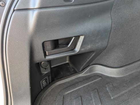 Used 2019 Subaru Outback 2.5i Premium image 14