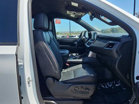 Used 2024 Chevrolet Suburban RST RWD image 27