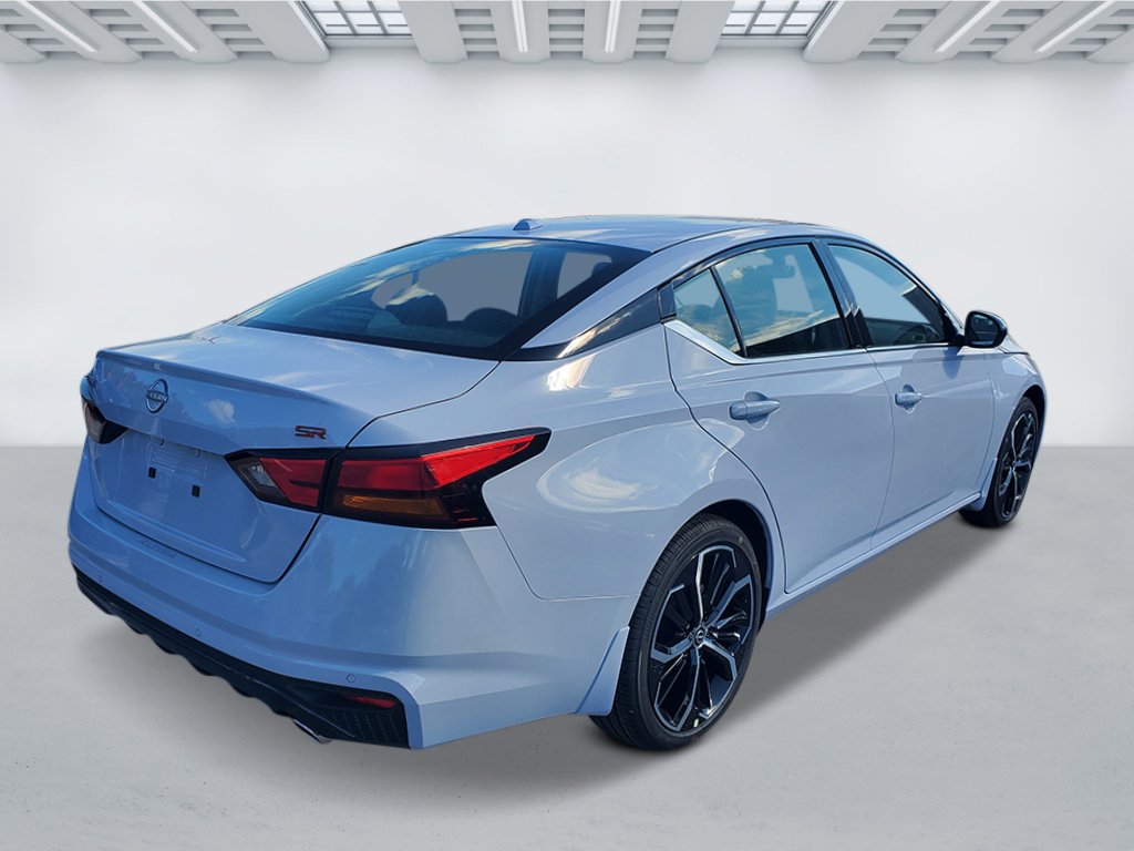 New 2025 Nissan Altima 2.5 SR w/ SR Premium Package FWD image 4