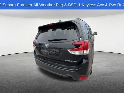 Used 2019 Subaru Forester Premium AWD/4WD image 8
