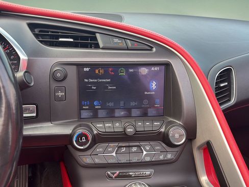 Used 2018 Chevrolet Corvette Stingray Convertible RWD image 18