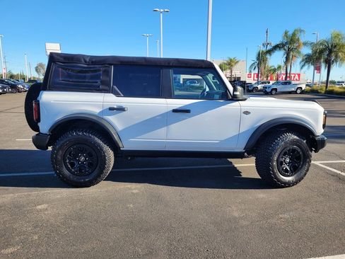 Used 2023 Ford Bronco Wildtrak AWD/4WD image 3