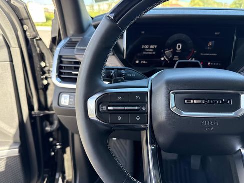 Used 2025 GMC Acadia Denali w/ Super Cruise Package image 29