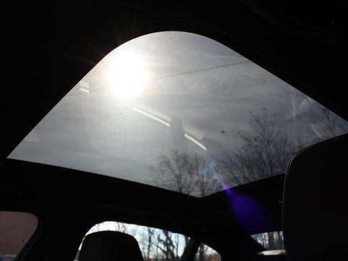 Used 2024 BMW 530i xDrive w/ Executive Package image 21