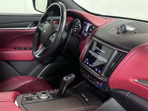 Used 2022 Maserati Levante Modena S image 11