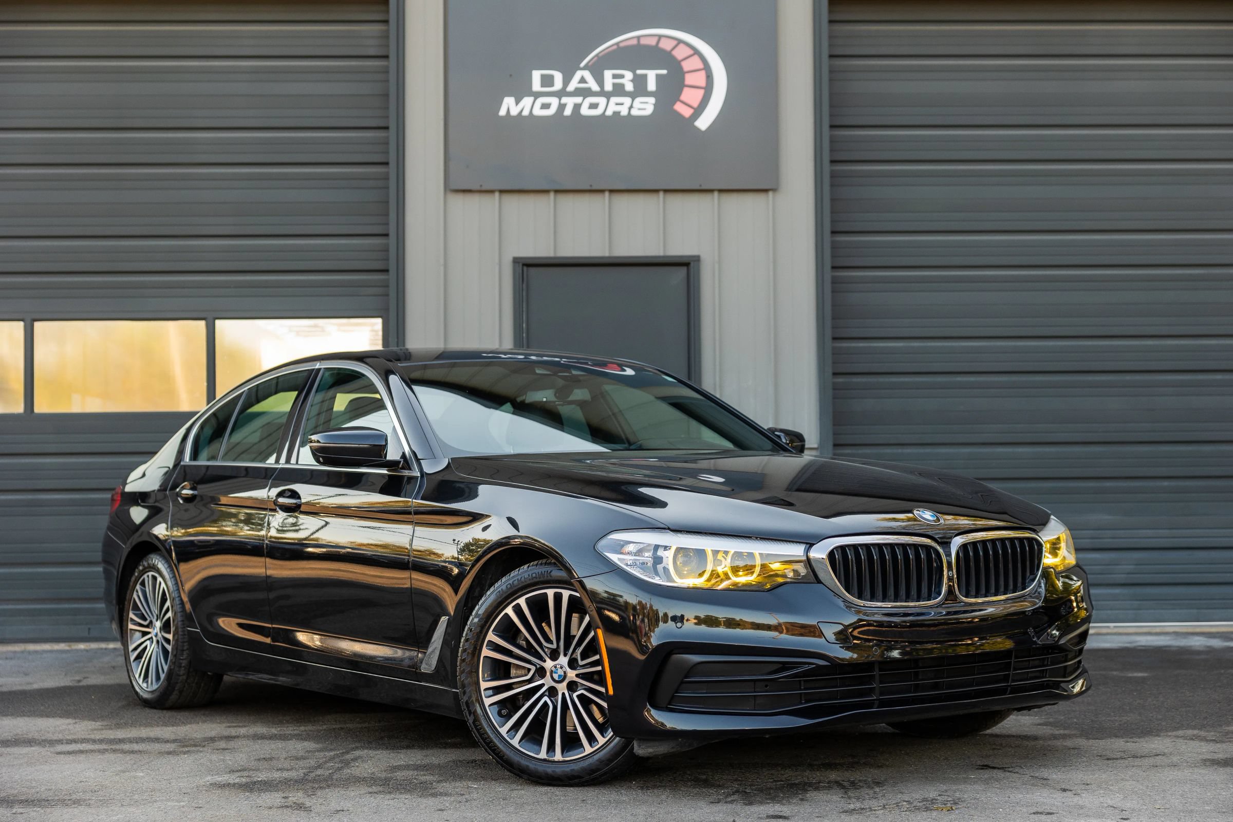 Used 2019 BMW 530i w/ Premium Package RWD image 3