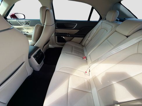 Used 2019 Lincoln Continental Select FWD image 25