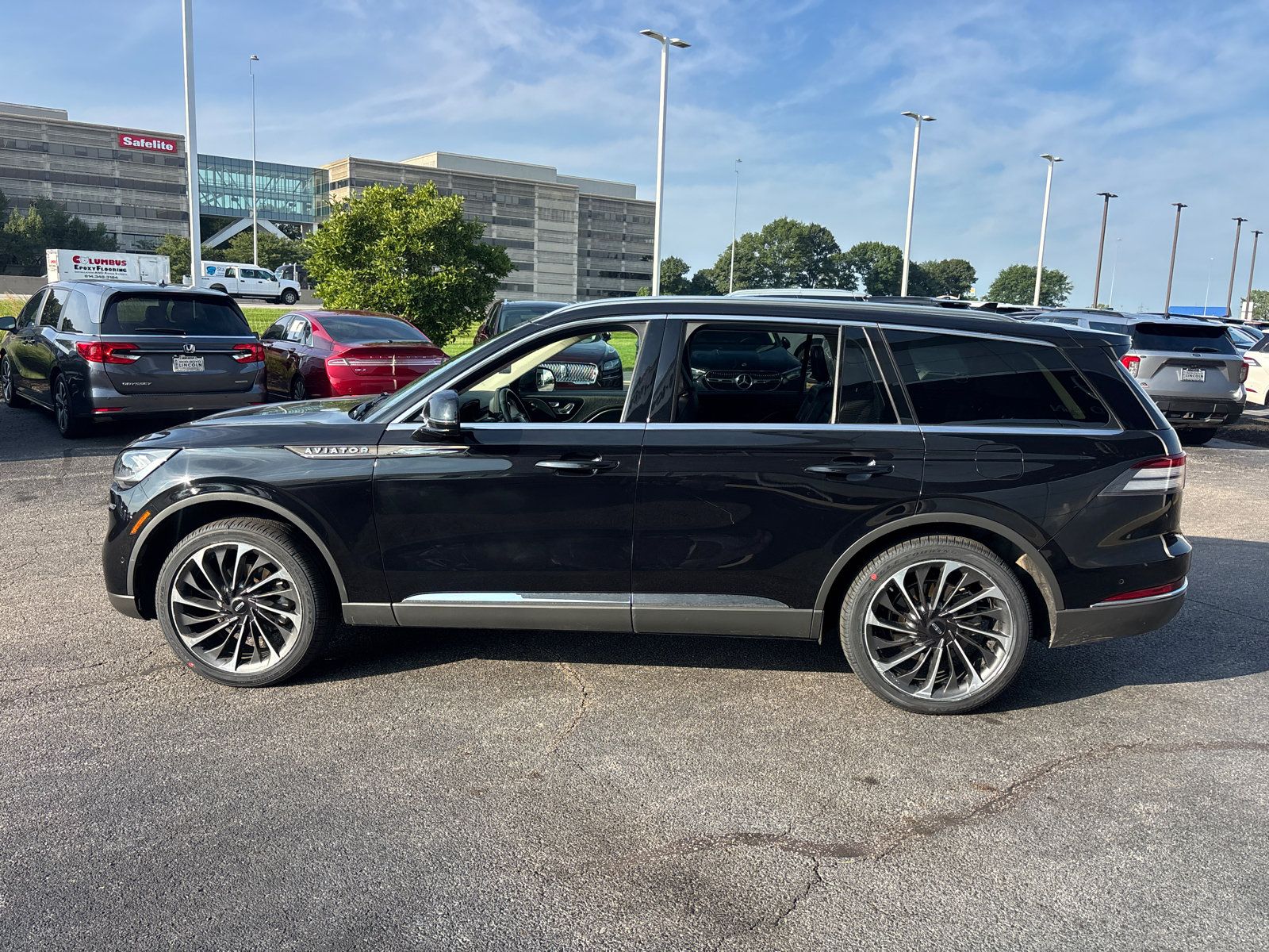 Certified 2024 Lincoln Aviator Reserve w/ Equipment Group 201A AWD/4WD image 4