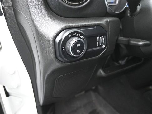 Used 2023 Jeep Gladiator Overland image 20