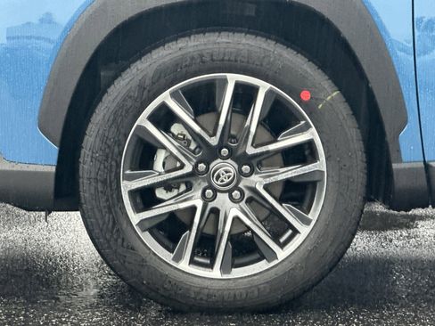 New 2026 Toyota Corolla Cross XLE image 31