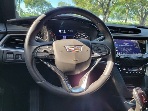 Used 2024 Cadillac XT6 Premium Luxury w/ Technology Package image 31